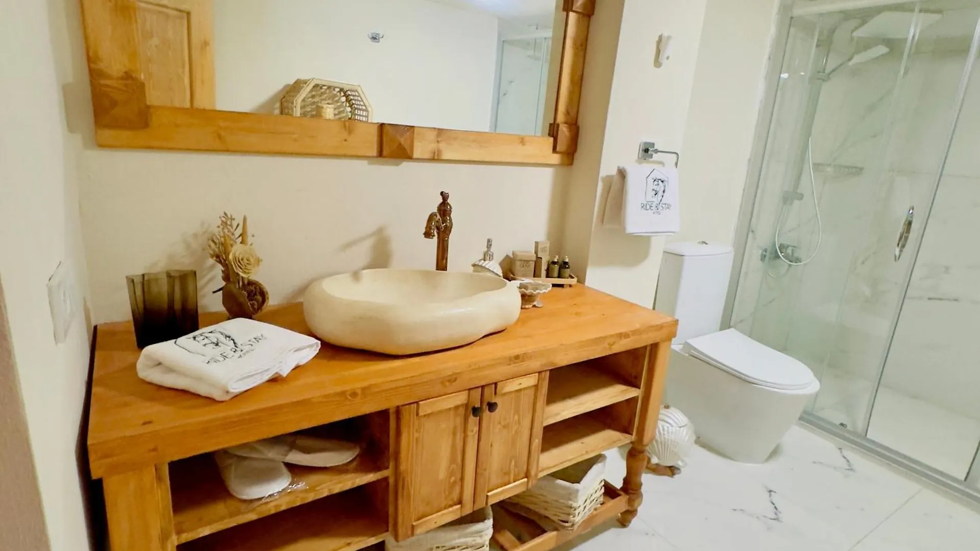 Ride And Stay Çeşme Hotel