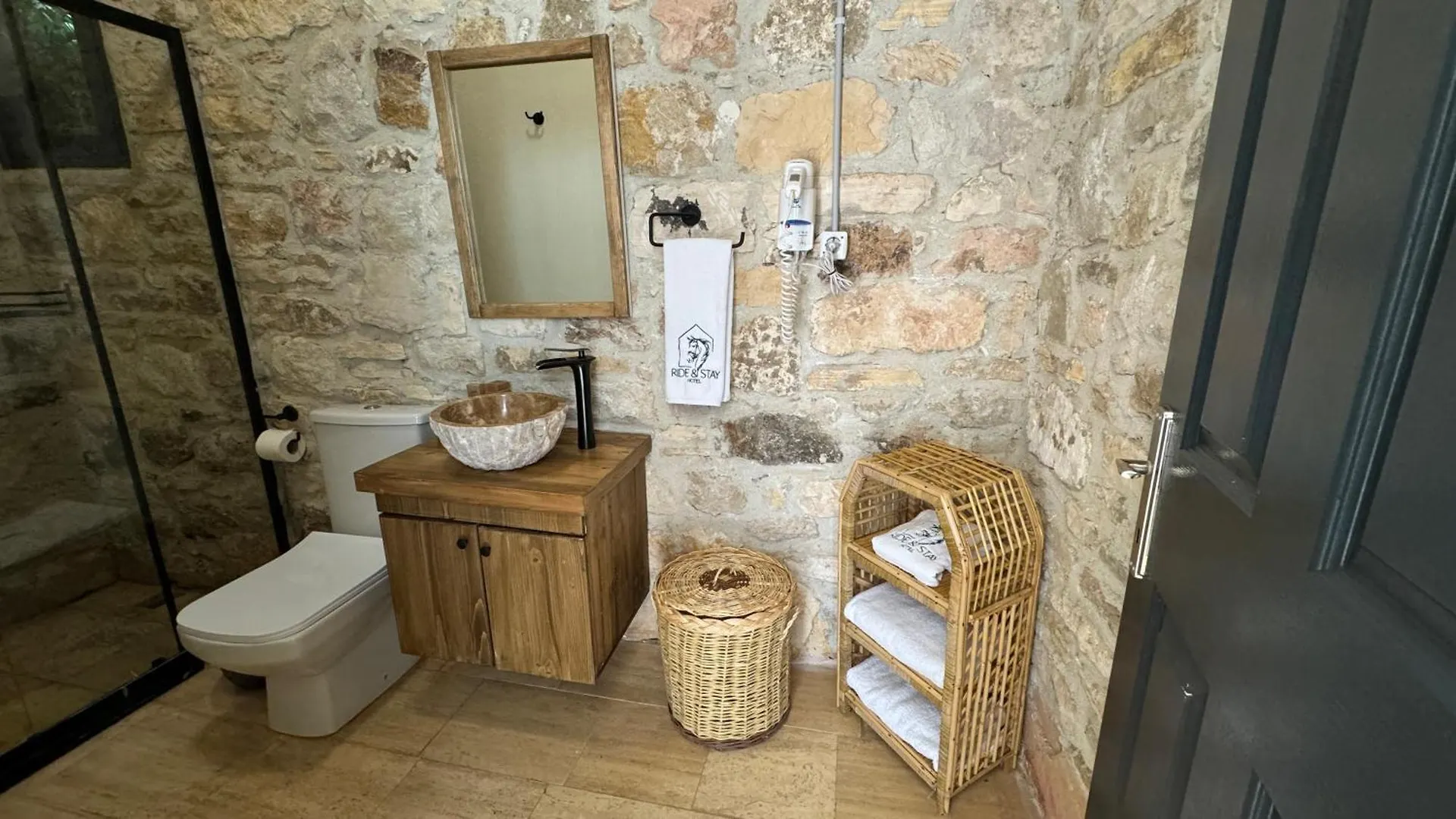 Ride And Stay Çeşme Hotel