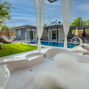 https://villa-dedekavak-2.turkeyfethiyehotels.com